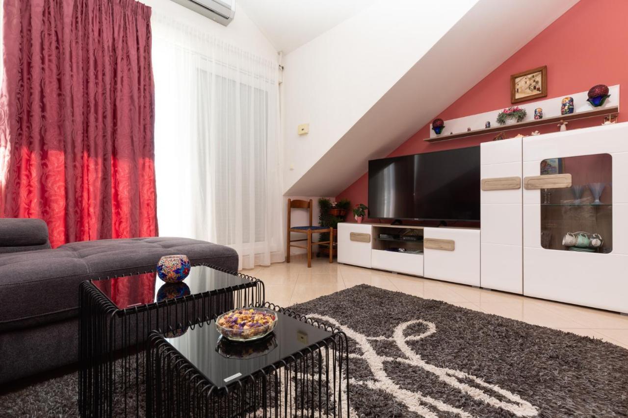 Apartman Monika Omiš Zewnętrze zdjęcie